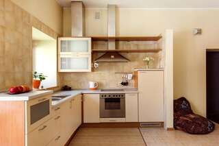 Апартаменты Cozy & Comfy Old Town Apartment by Houseys Вильнюс Апартаменты с балконом-73