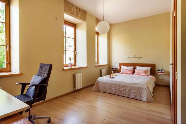 Апартаменты Cozy & Comfy Old Town Apartment by Houseys Вильнюс-18
