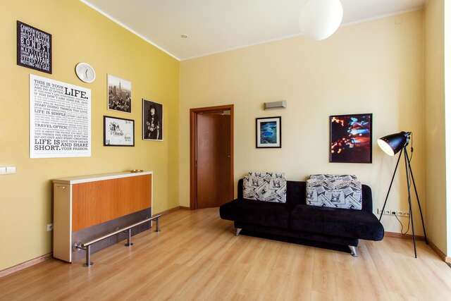 Апартаменты Cozy & Comfy Old Town Apartment by Houseys Вильнюс-21