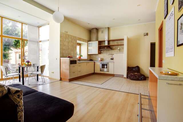 Апартаменты Cozy & Comfy Old Town Apartment by Houseys Вильнюс-26