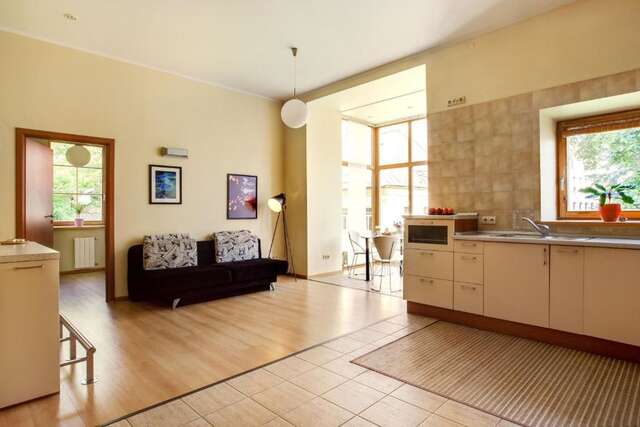 Апартаменты Cozy & Comfy Old Town Apartment by Houseys Вильнюс-47