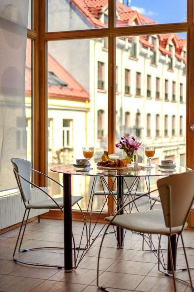 Апартаменты Cozy & Comfy Old Town Apartment by Houseys Вильнюс-56