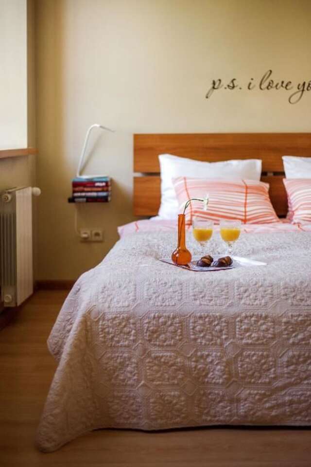 Апартаменты Cozy & Comfy Old Town Apartment by Houseys Вильнюс-60