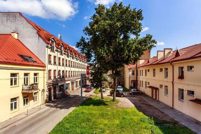 Апартаменты Cozy & Comfy Old Town Apartment by Houseys Вильнюс-62