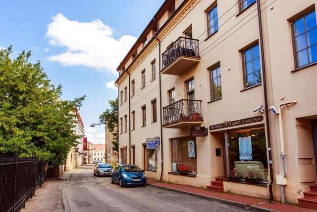 Апартаменты Cozy & Comfy Old Town Apartment by Houseys Вильнюс-65